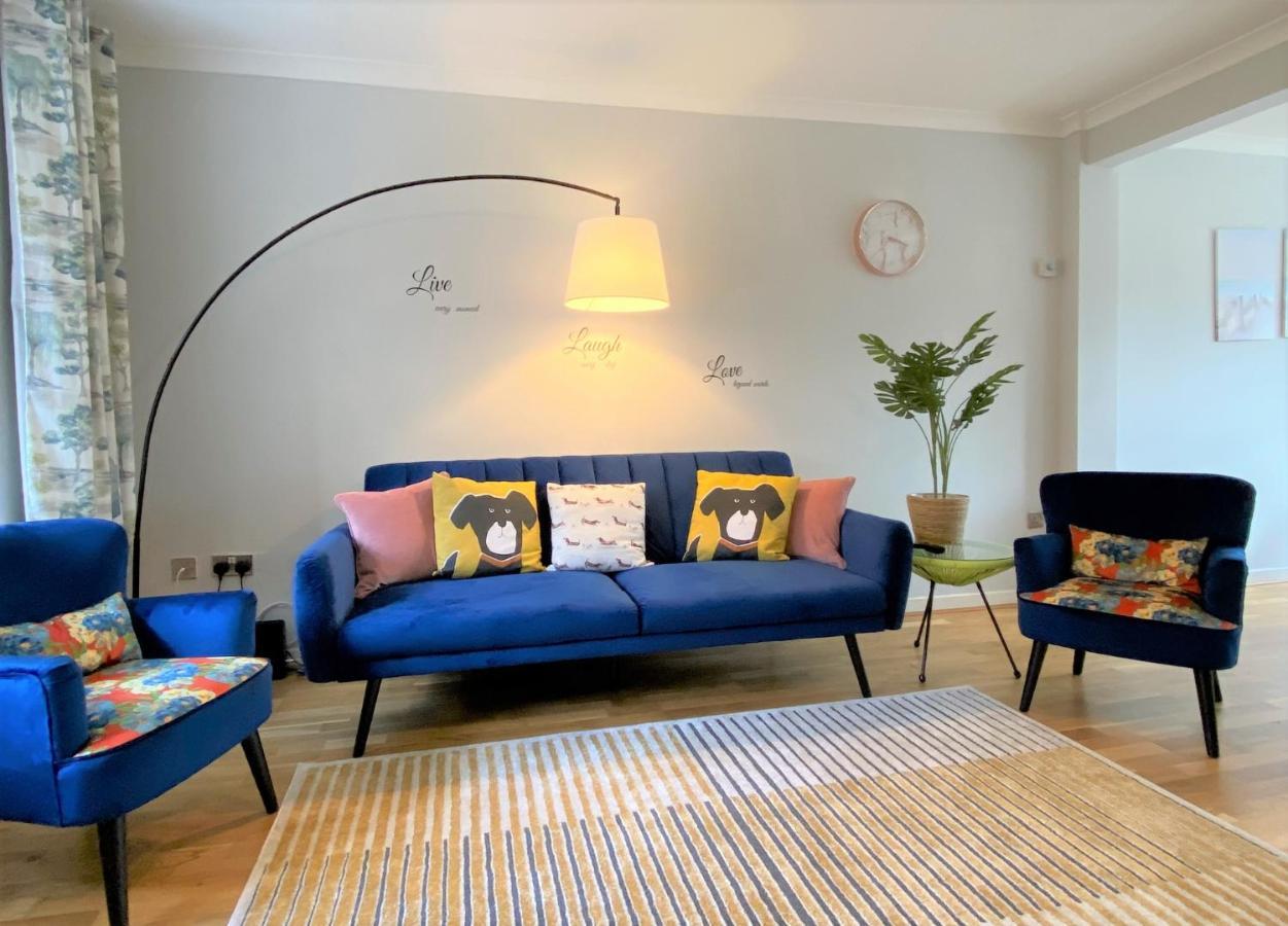 Redhill Town Centre 3 Bed House Near Gatwick Airport, Easy Commute To London Apartment Bagian luar foto